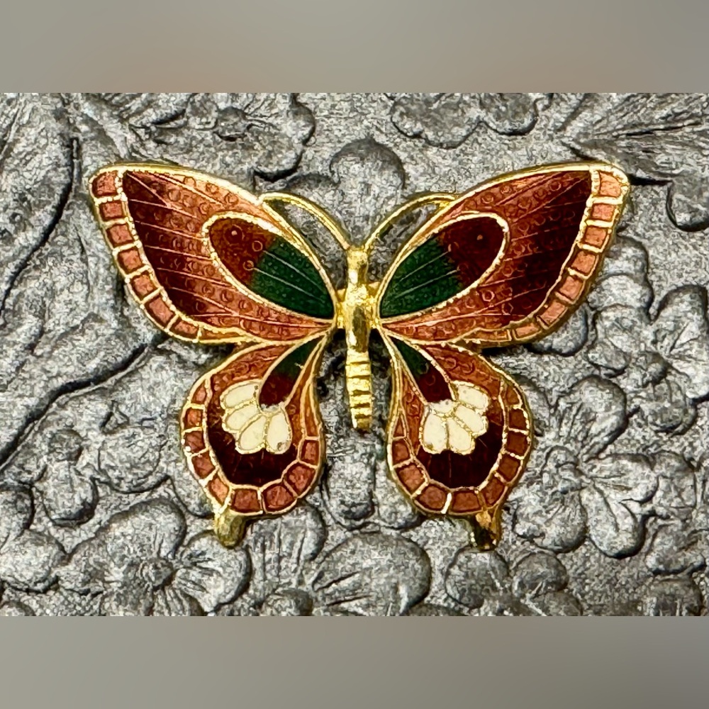 🍁 Beautiful Enamel Maroon, Cream & Gold Tone Butterfly Brooch